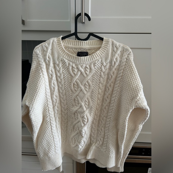 Abercrombie & Fitch Sweaters - Abercrombie & Fitch Women's Ivory Cable Knit Sweater